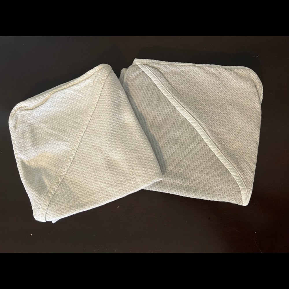Coyuchi Organic Mediterranean Hooded Baby Towel 0-24 months